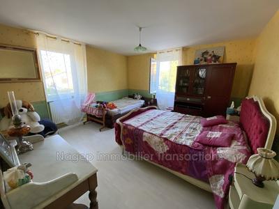 Maison - 246 m² - 9 pièces