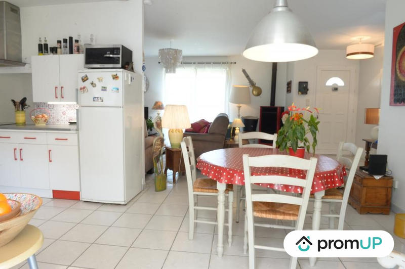 Maison traditionnelle - 88 m² - 4 pièces