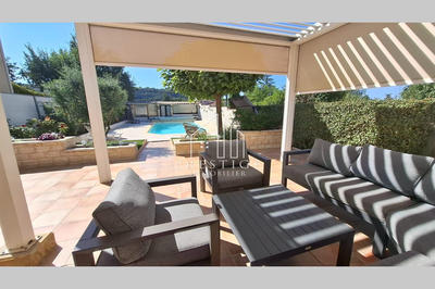 Maison - 96 m² - 4 pièces