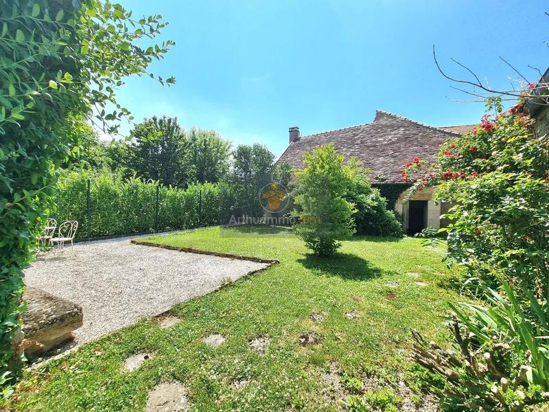 Maison - 325 m² - 10 pièces