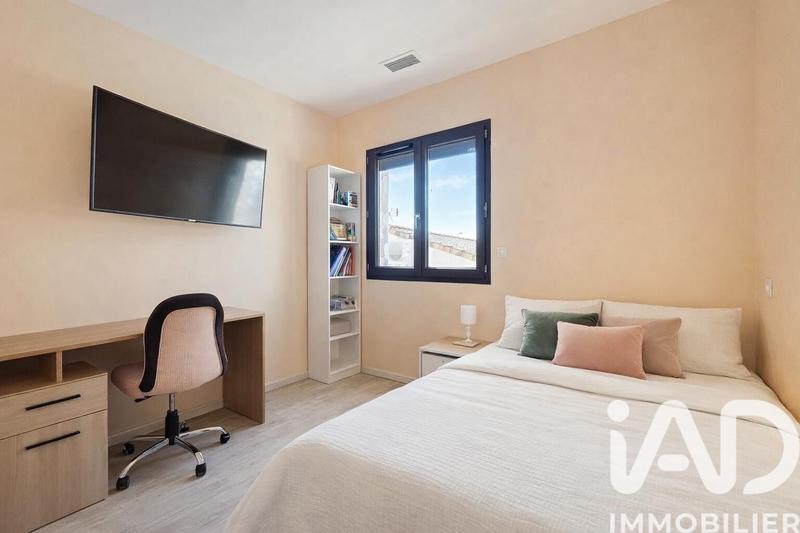 Maison - 222 m² - 8 pièces