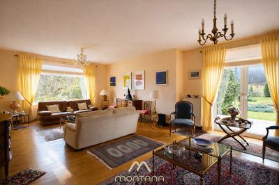 Maison - 216 m² - 9 pièces