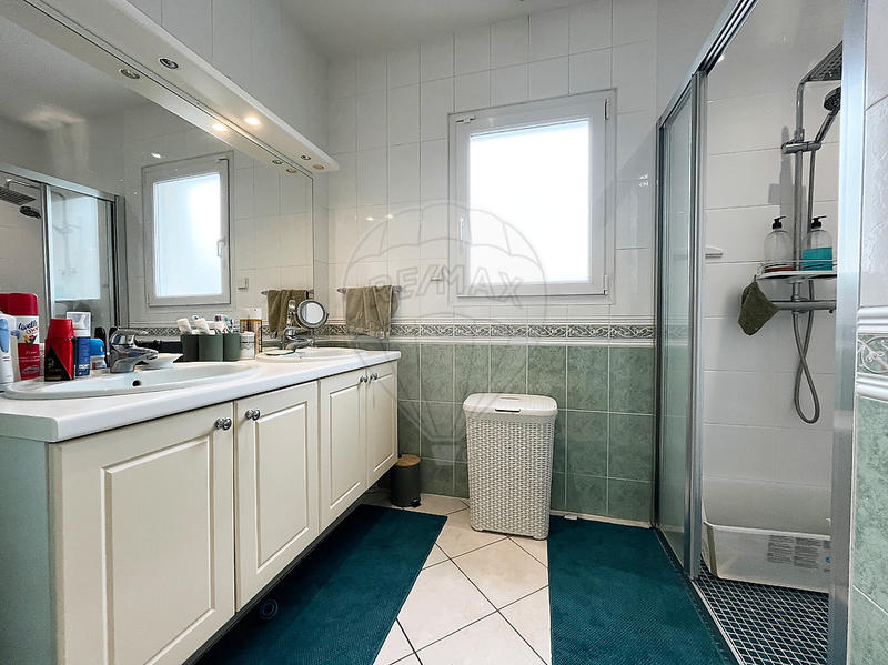 Propriété - 155 m² - 5 pièces