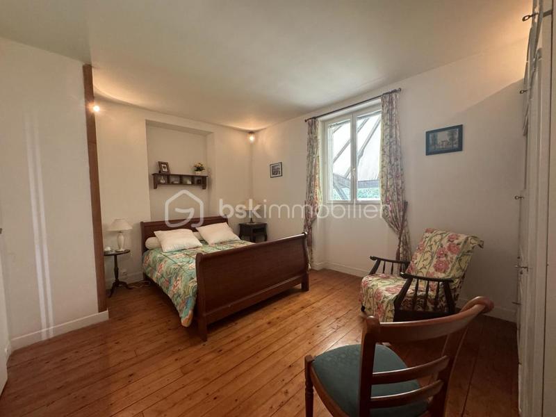 Propriété - 261 m² - 10 pièces