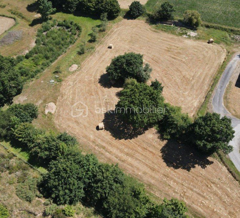 Terrain industriel - 4 700 m²