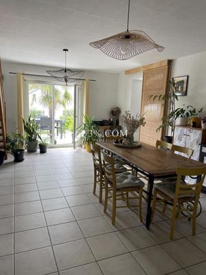 Maison - 88 m² - 4 pièces