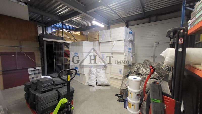 Entrepôt - 377 m²