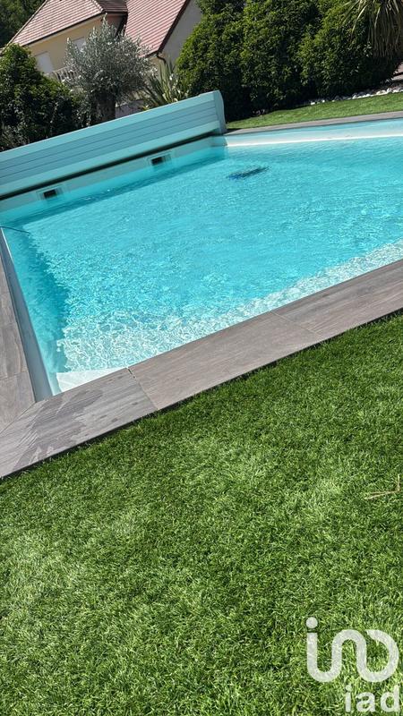 Maison - 205 m² - 7 pièces