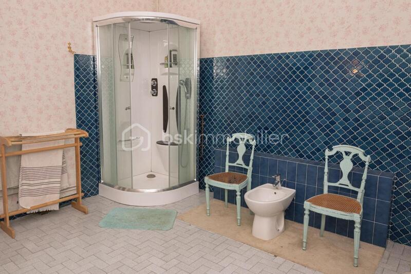 Château - 720 m² - 24 pièces