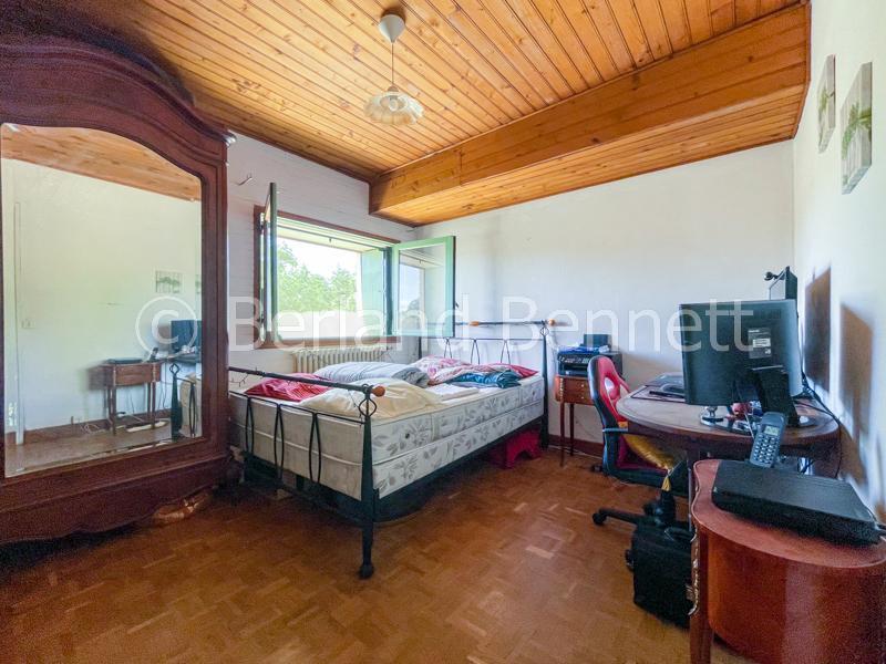 Maison en pierre - 211 m² - 8 pièces