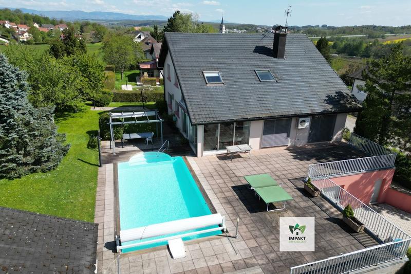 Villa - 231 m² - 8 pièces