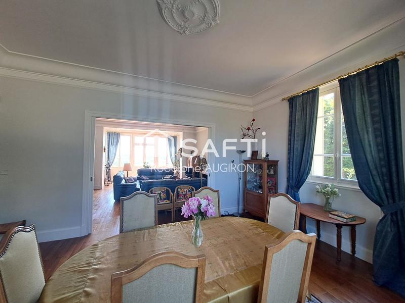 Villa - 304 m² - 10 pièces