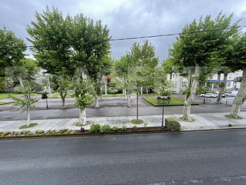 Entrepôt - 163 m² - 8 pièces