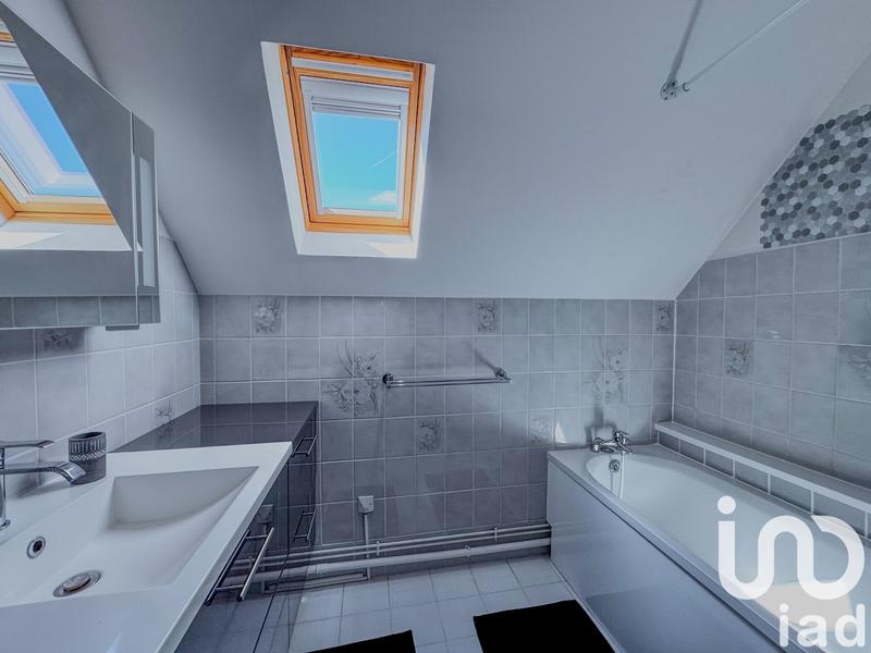 Maison - 121 m² - 6 pièces