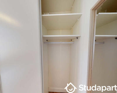 Chambre - 120 m² - 1 pièce