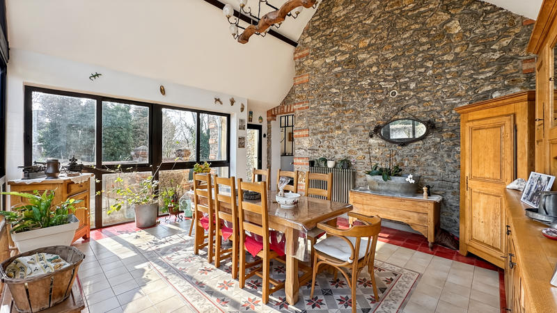 Maison - 212 m² - 10 pièces