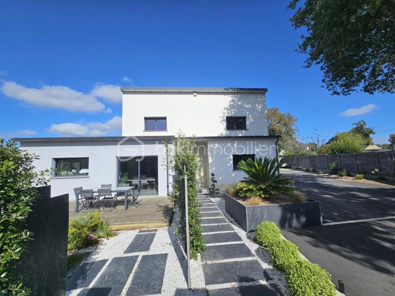 Maison - 162 m² - 6 pièces