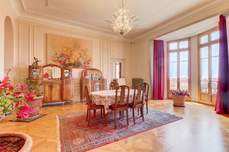 Appartement - 253 m² - 5 pièces