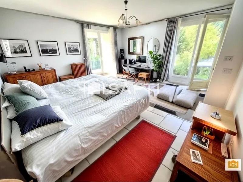 Maison - 224 m² - 7 pièces