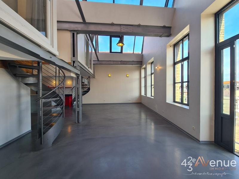 Loft - 175 m² - 5 pièces