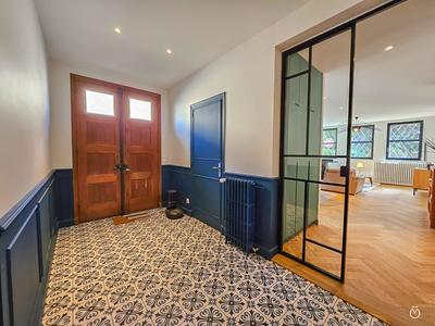 Maison - 311 m² - 10 pièces