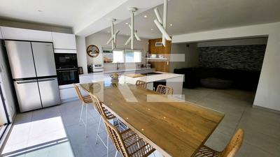 Maison - 169 m² - 6 pièces