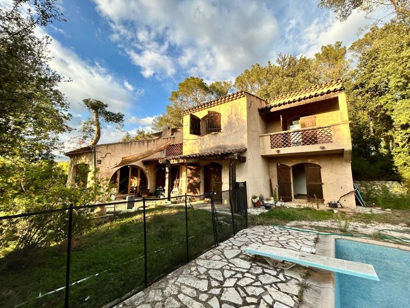 Maison - 170 m² - 6 pièces