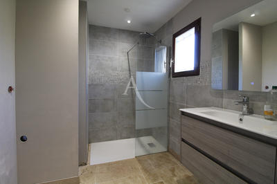 Maison - 98 m² - 5 pièces