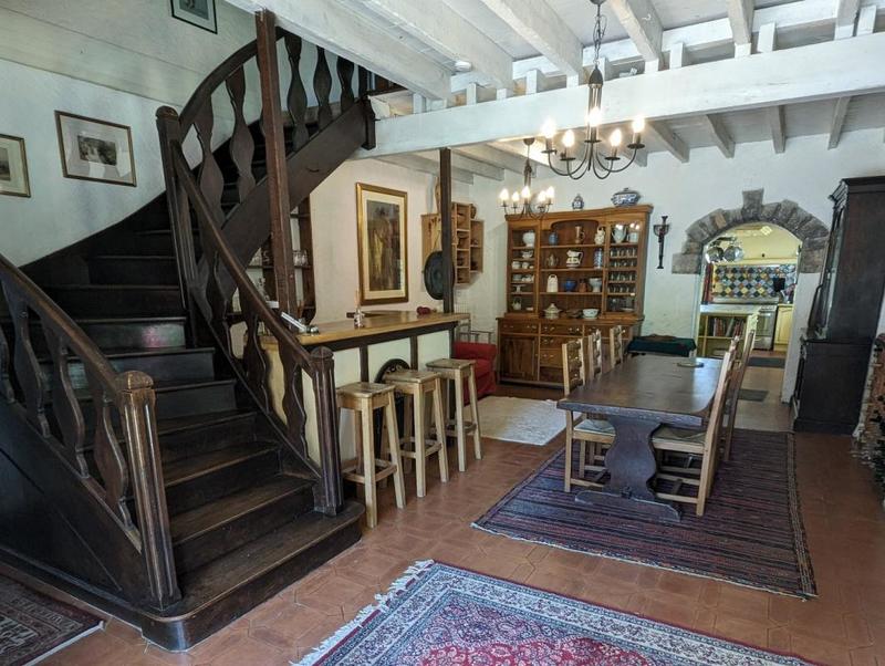 Propriété - 399 m² - 17 pièces