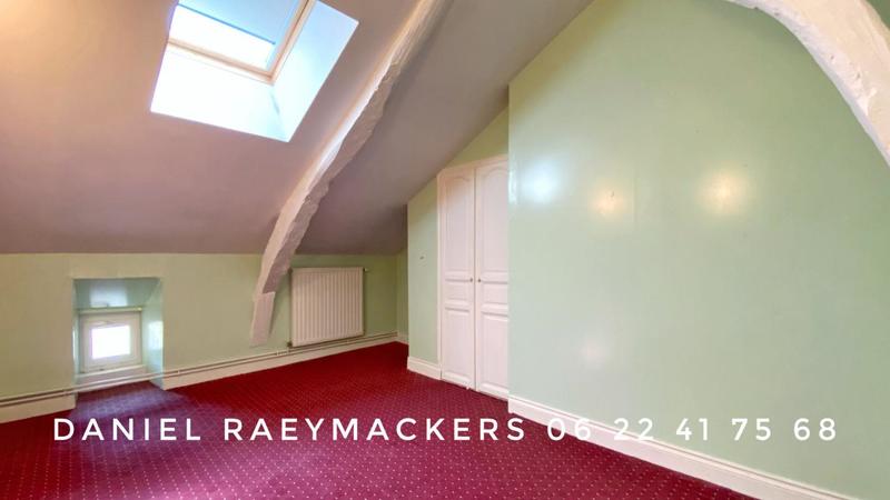 Maison - 300 m² - 11 pièces