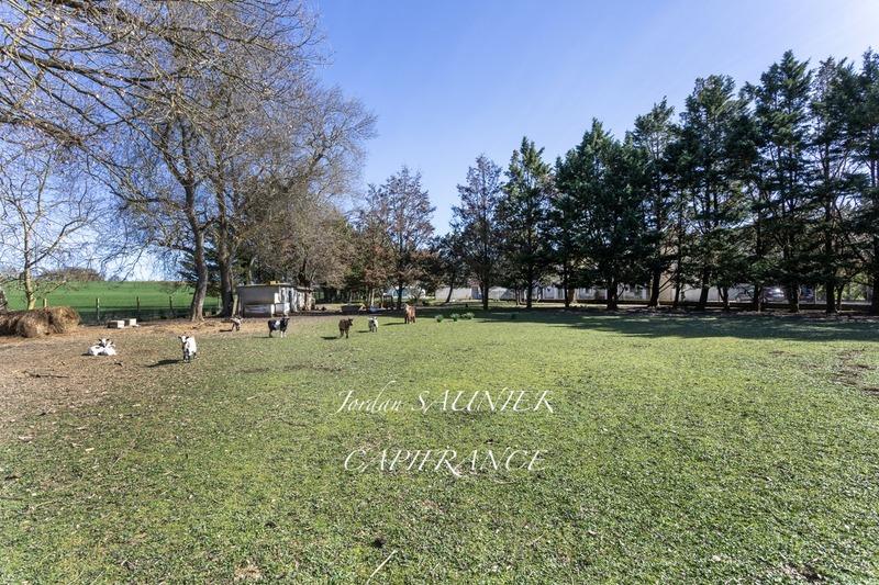 Corps de ferme - 375 m² - 22 pièces