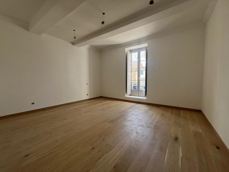 Appartement - 168 m² - 5 pièces