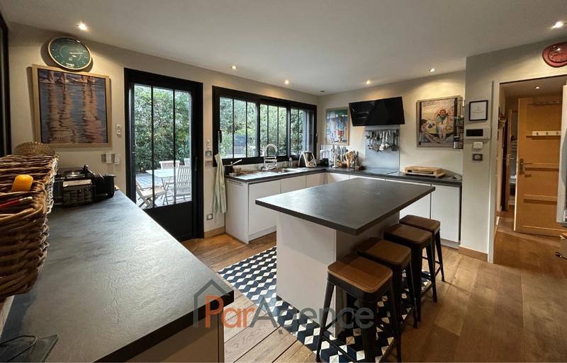 Maison - 177 m² - 7 pièces