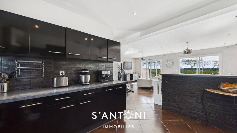 Maison - 111 m² - 5 pièces