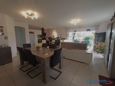 Maison - 90 m² - 5 pièces