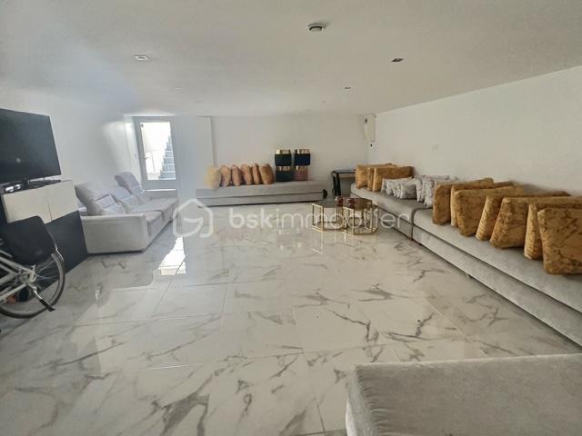 Demeure - 147 m² - 5 pièces