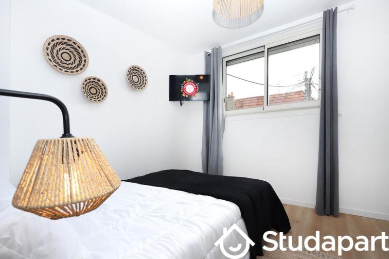 Chambre - 10 m² - 1 pièce