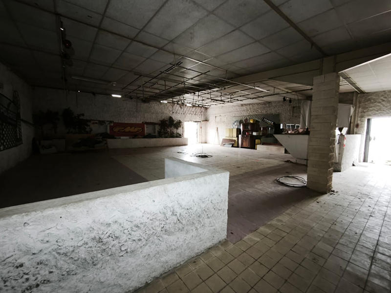 Local d'activité / Entrepôt - 924 m² - 5 pièces