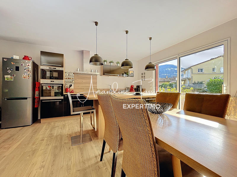 Maison - 94 m² - 4 pièces