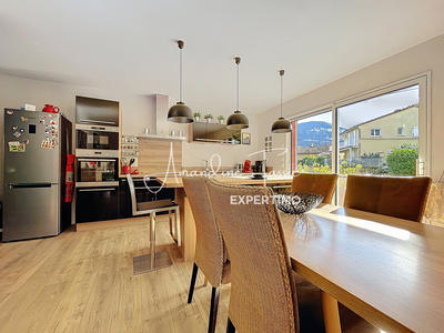 Maison - 94 m² - 4 pièces