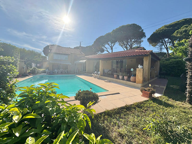 Maison - 180 m² - 7 pièces