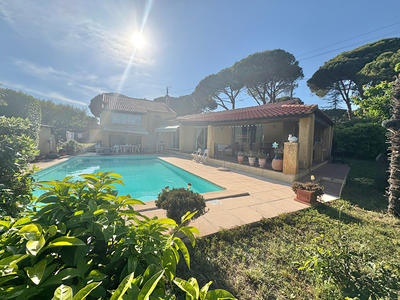 Maison - 180 m² - 7 pièces