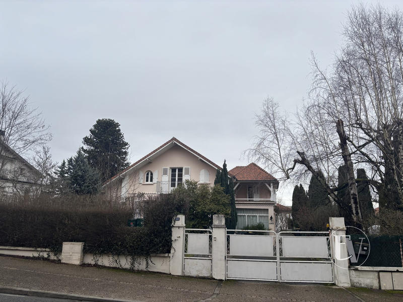 Maison - 163 m² - 7 pièces