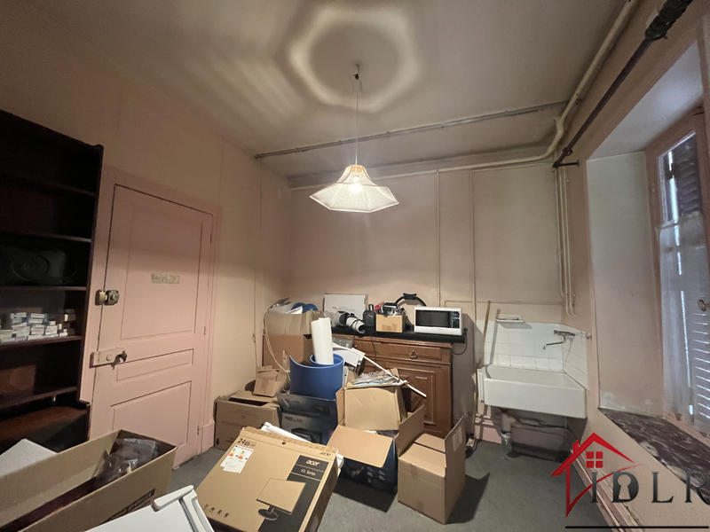 Propriété - 230 m² - 12 pièces