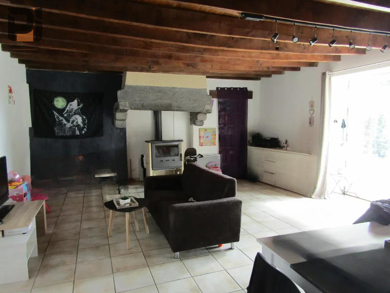 Maison - 220 m² - 9 pièces