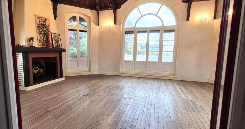 Château - 415 m² - 14 pièces