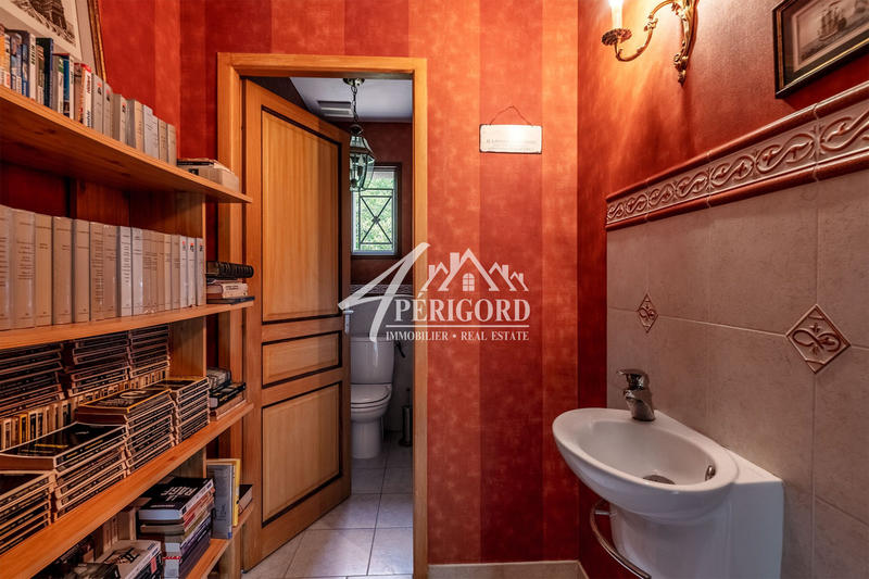 Maison traditionnelle - 180 m² - 6 pièces