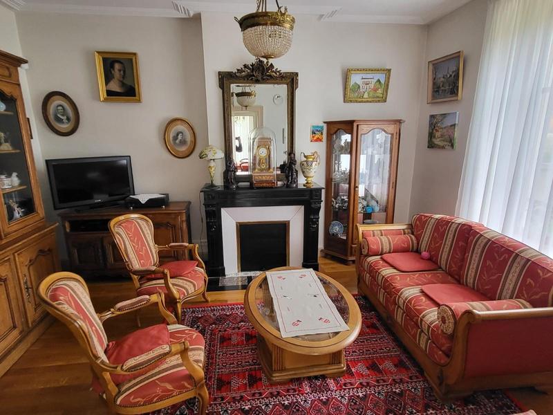 Maison - 198 m² - 9 pièces