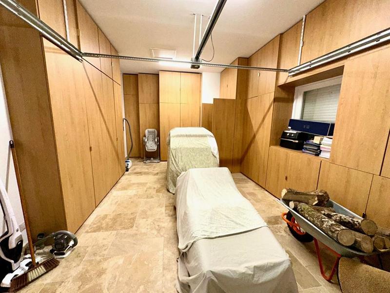 Propriété - 195 m² - 7 pièces