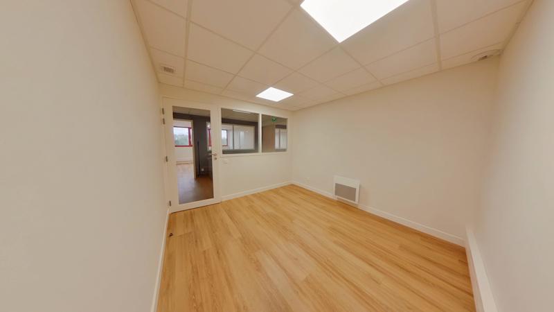 Bureau - 148 m² - 6 pièces